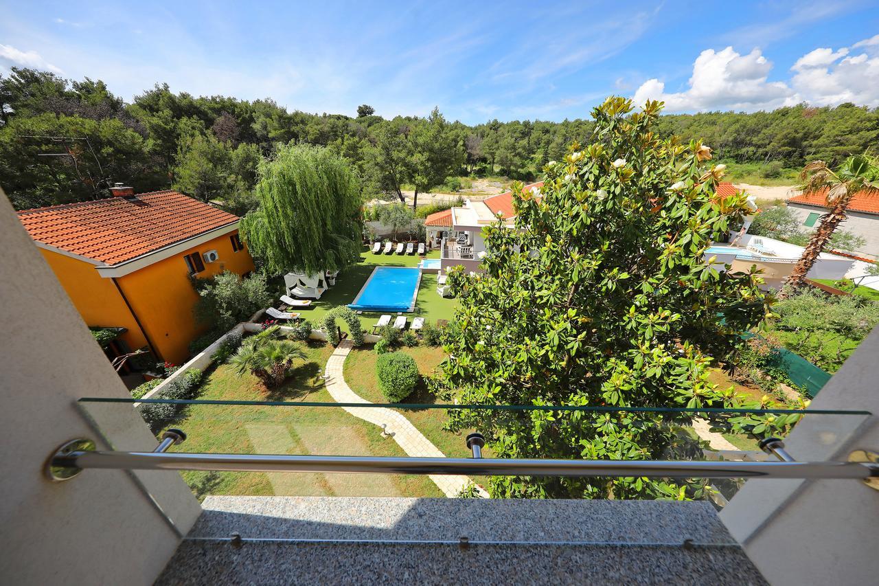 Apartments Mirakul Zadar Bagian luar foto
