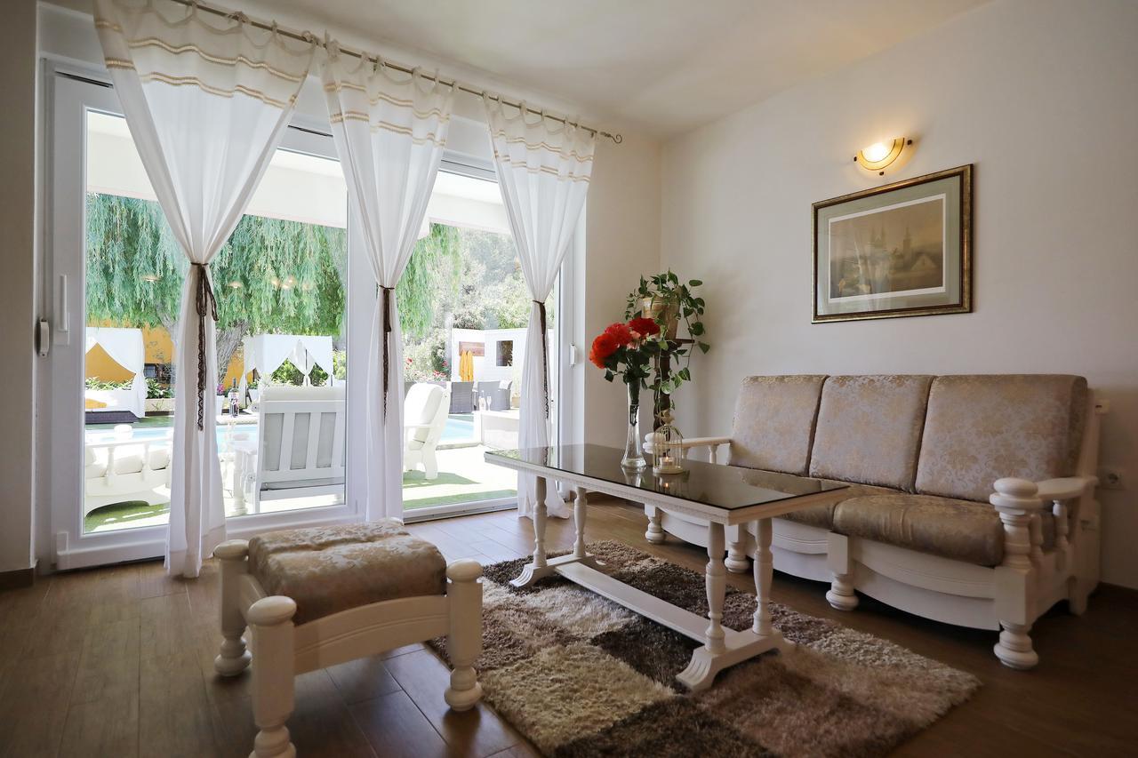 Apartments Mirakul Zadar Bagian luar foto