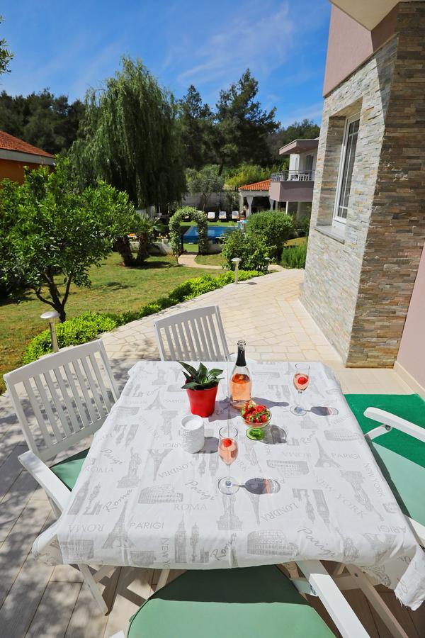 Apartments Mirakul Zadar Bagian luar foto