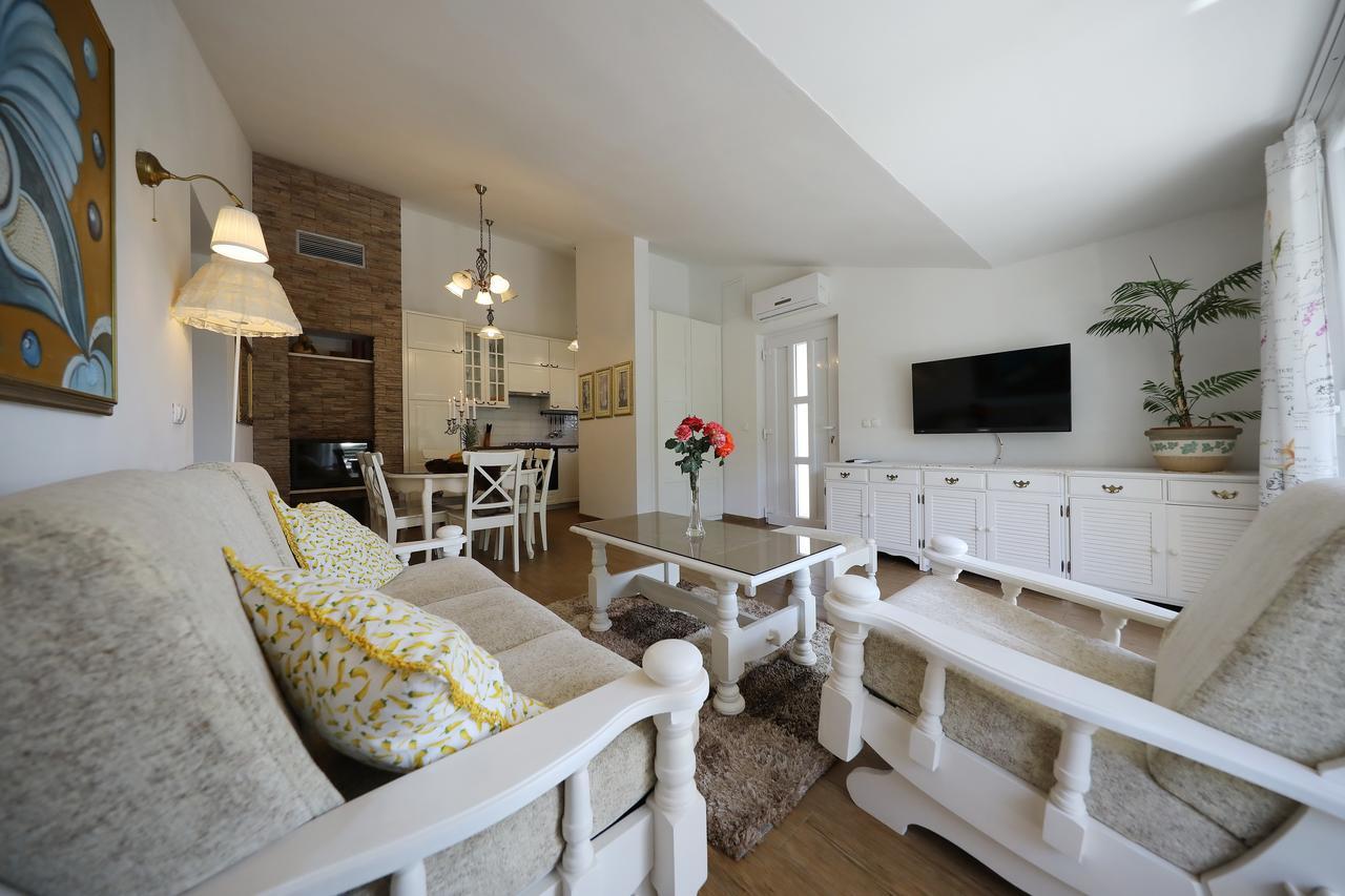 Apartments Mirakul Zadar Bagian luar foto