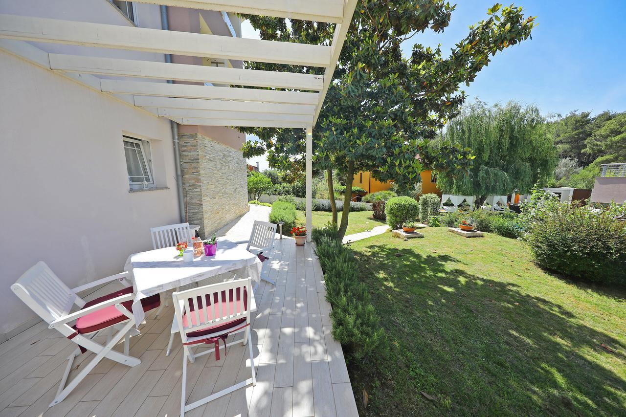 Apartments Mirakul Zadar Bagian luar foto