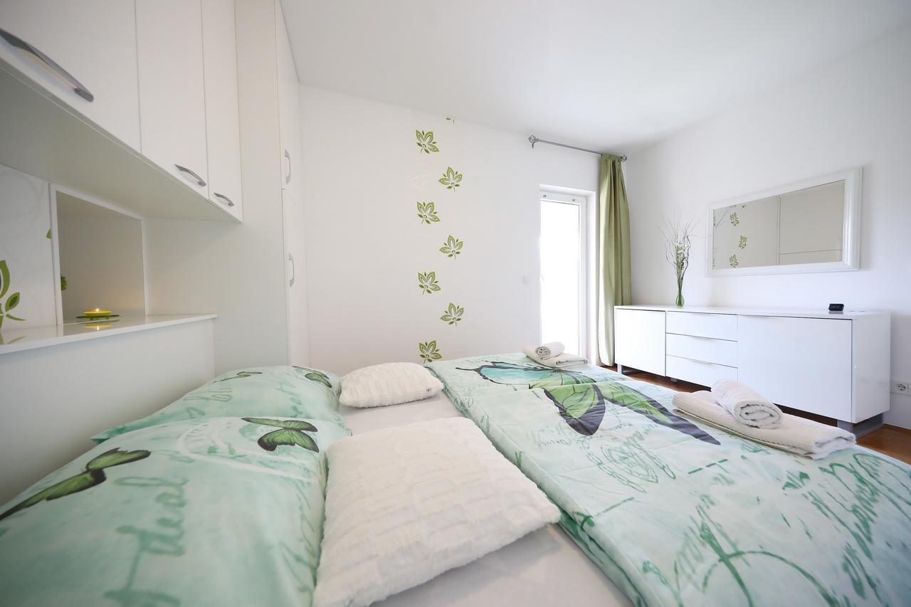 Apartments Mirakul Zadar Bagian luar foto