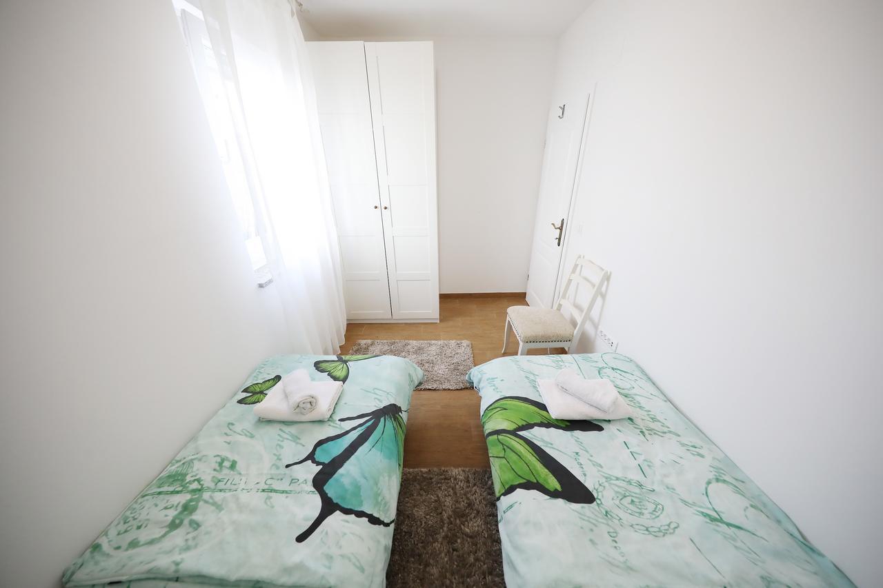 Apartments Mirakul Zadar Bagian luar foto